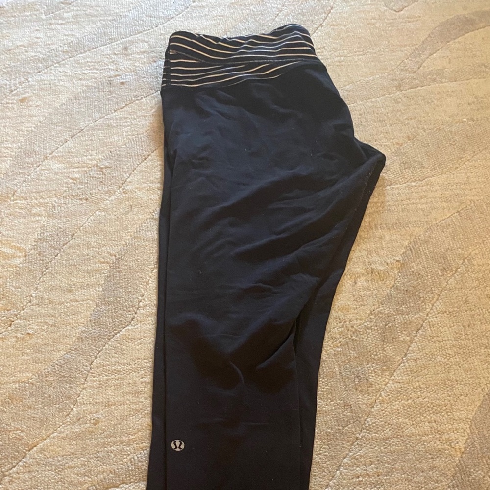 Lululemon reversible black leggings